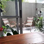 Charmosa casa em condominio com quintal